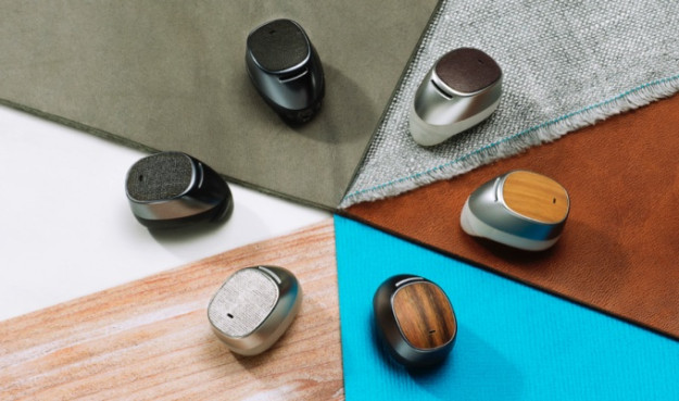 Moto Hint earbud will be on sale 15 December in the UK for £99.99