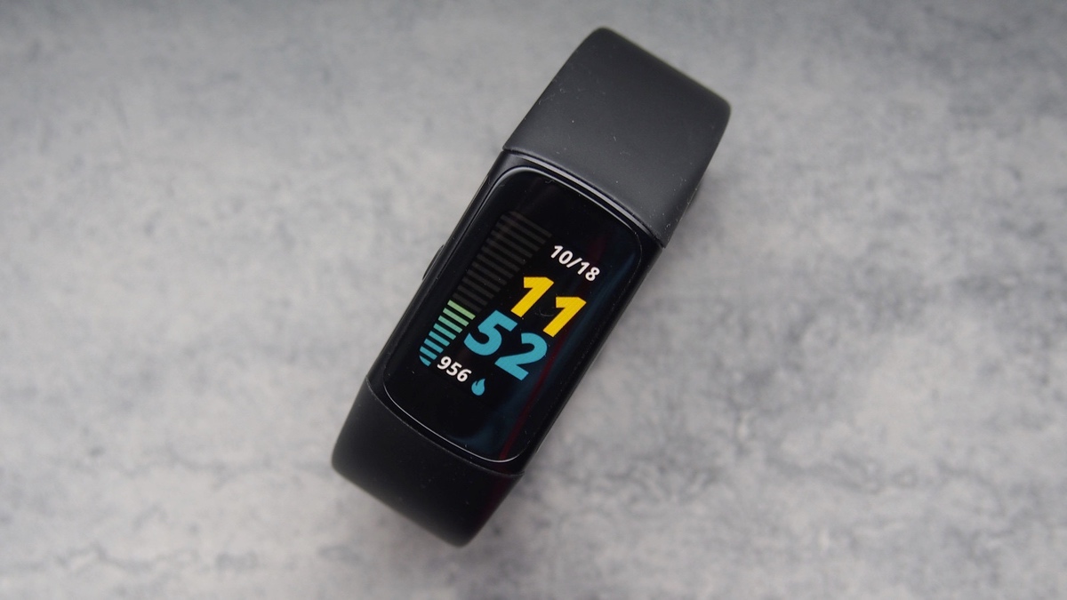Xiaomi Smart Band 8 Pro vs. Fitbit Charge 6: Pick the best fitness tracker for your needs photo 4